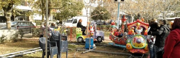 Τρένο σε ράγες